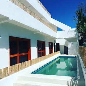 Outdoor pool - Hotel Lavi (Mahahual)