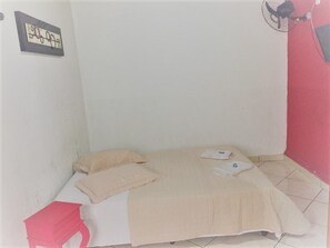 1 camera, ferro/asse da stiro, Wi-Fi gratuito, lenzuola