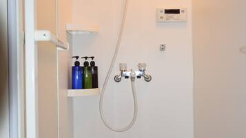Apartment, 1 Bedroom (MT apartment 301) | Bathroom | Separate tub and shower, deep soaking tub, free toiletries, hair dryer