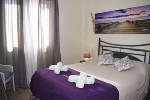 2 chambres, fer et planche à repasser, Wi-Fi gratuit, draps fournis