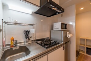 Double Room, 3rd Floor | Private kitchen | Fridge, microwave, stovetop, rice cooker - Comfort Inn Kyoto (Kyoto)