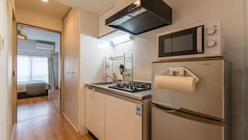 Double Room, 3rd Floor | Private kitchen | Fridge, microwave, stovetop, rice cooker