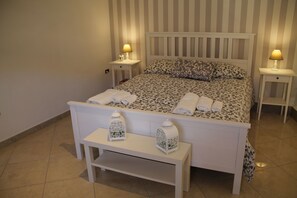 2 Schlafzimmer, Schreibtisch, Bügeleisen/Bügelbrett, WLAN