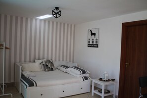 2 quartos, escrivaninha, ferros/tábuas de passar roupa, Wi-Fi