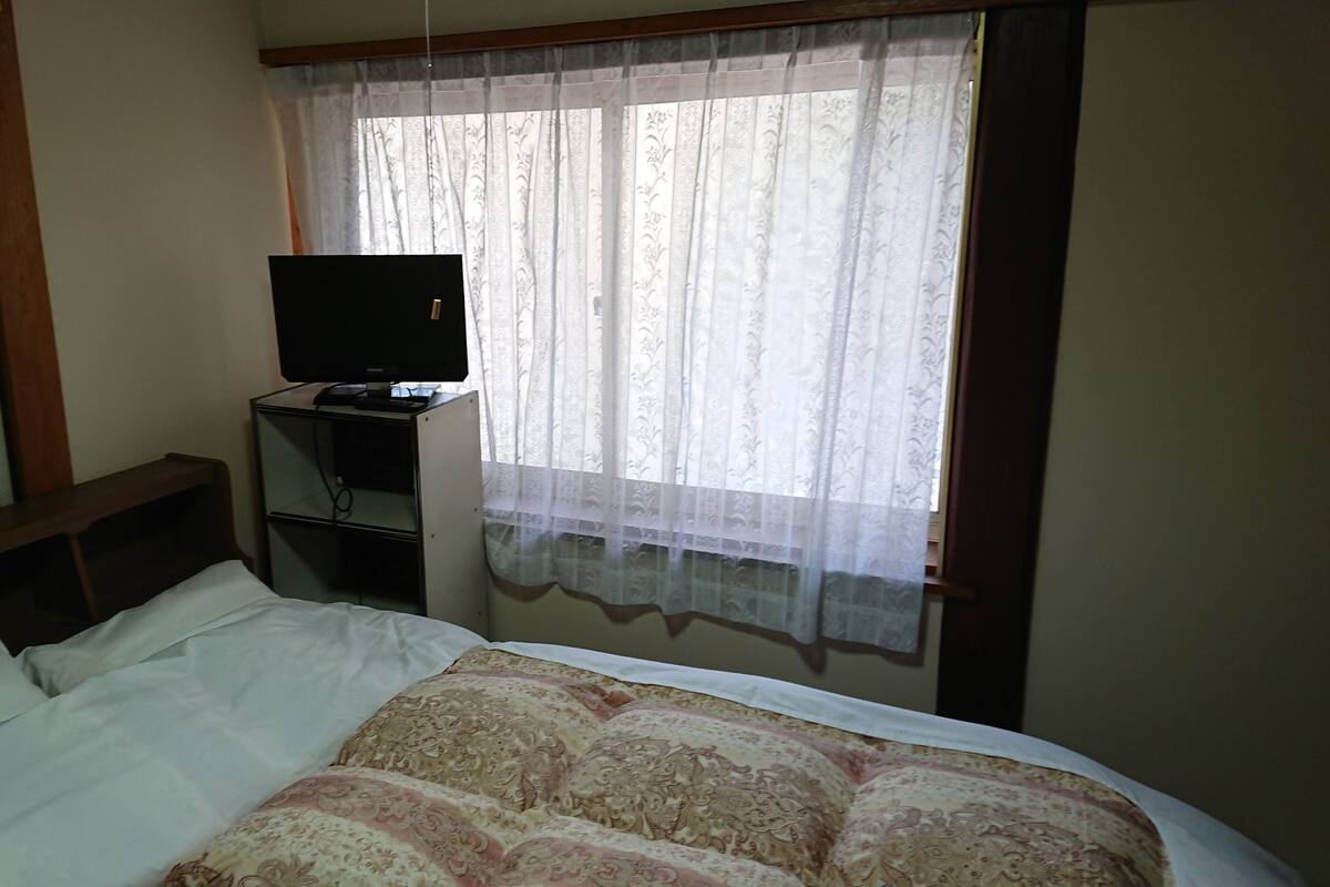 Semi Double Room | Free WiFi