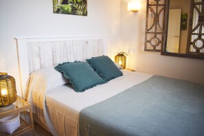 2 slaapkamers, een strijkplank/strijkijzer, gratis wifi, beddengoed