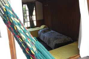 Iron/ironing board, rollaway beds, free WiFi