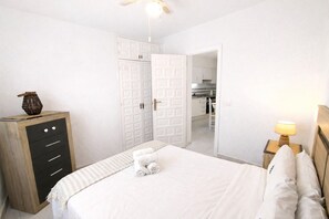 2 dormitorios, tabla de planchar con plancha, wifi gratis y ropa de cama
