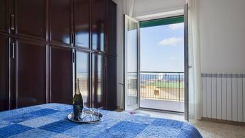 3 bedrooms, iron/ironing board, travel crib, free WiFi