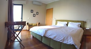 3 chambres, fer et planche à repasser, lit parapluie, Wi-Fi