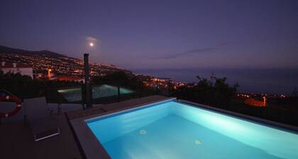 17°West, Lux. Inf. Pool Villa, 5 Min. zum Sandstrand, WLAN