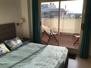2 chambres, fer et planche Ă repasser, Wi-Fi gratuit, draps fournis
