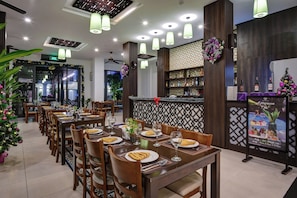 Breakfast, lunch, dinner and brunch served - White Lotus Hotel Hoian (Da Nang)