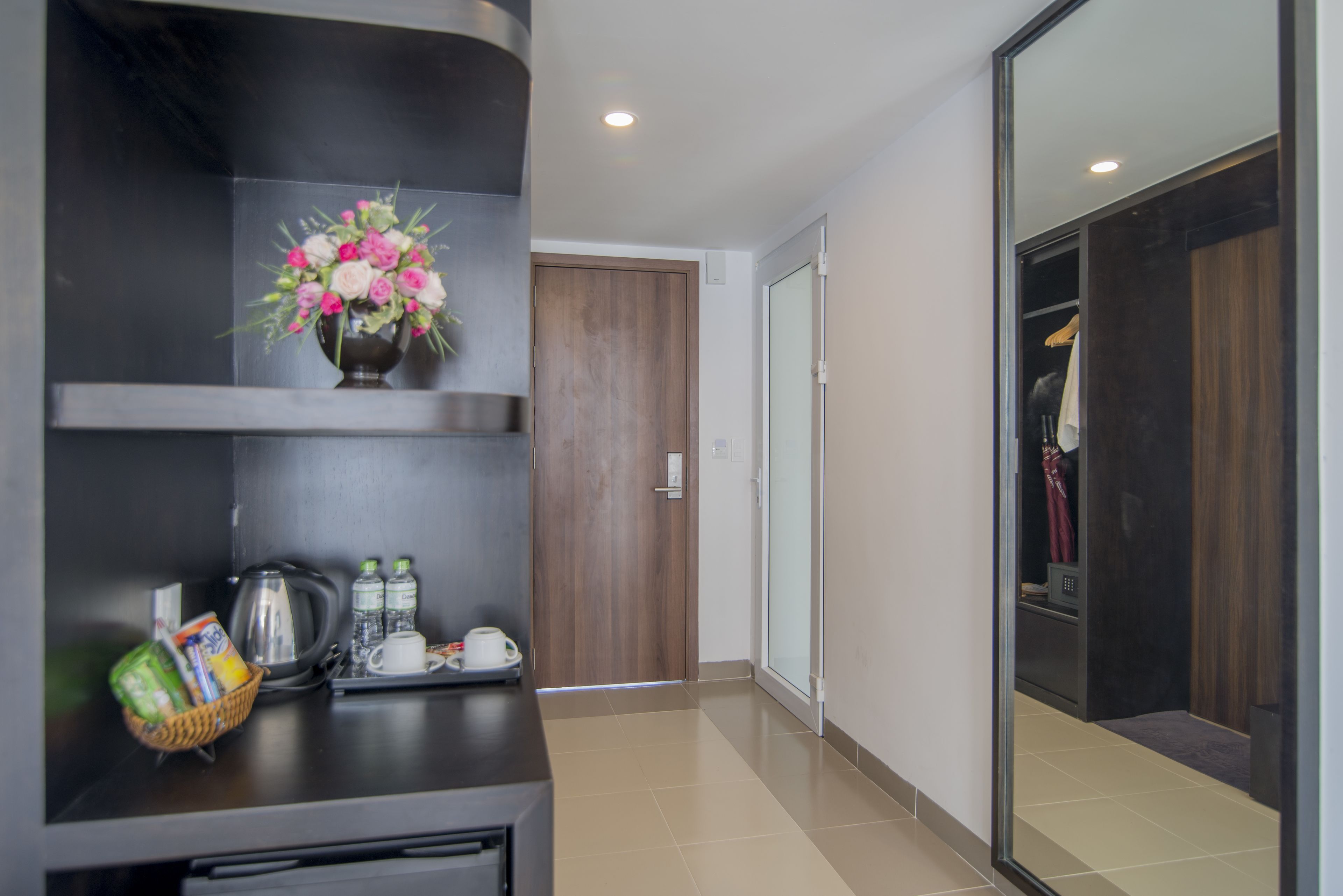 family room, 2 bedrooms, pool view | 1 bedroom, premium bedding, down duvets, select comfort beds