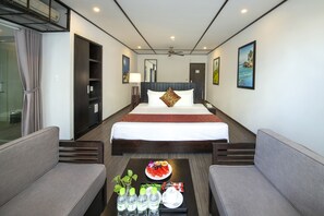 Camera familiare, balcone, vista piscina | Biancheria da letto di alta qualità, copriletto in piuma