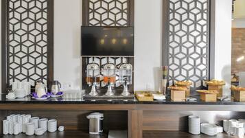 Daily full breakfast (VND 200000 per person)