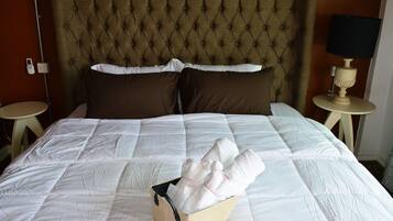 Deluxe Double Room | Minibar, laptop workspace, blackout drapes, soundproofing