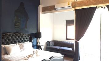 Junior Suite | Minibar, laptop workspace, blackout drapes, soundproofing