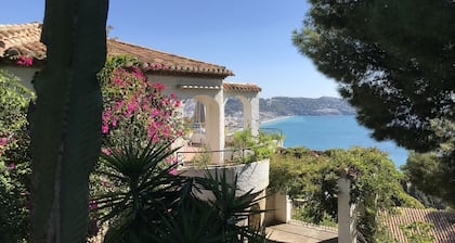 Maison individuelle fantastique avec GR. Sud Terraces + vue imprenable