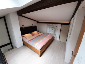 1 bedroom, Internet, bed sheets - Nichtraucher-Ferienwohnung Watzmann, 2 bis 6 Personen, 80 qm, 2 separate Schlafzimmer, Terrasse (Schönau am Königssee)