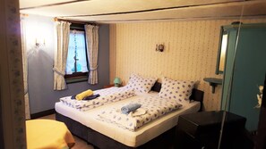 7 chambres, fer et planche à repasser, Wi-Fi gratuit, draps fournis