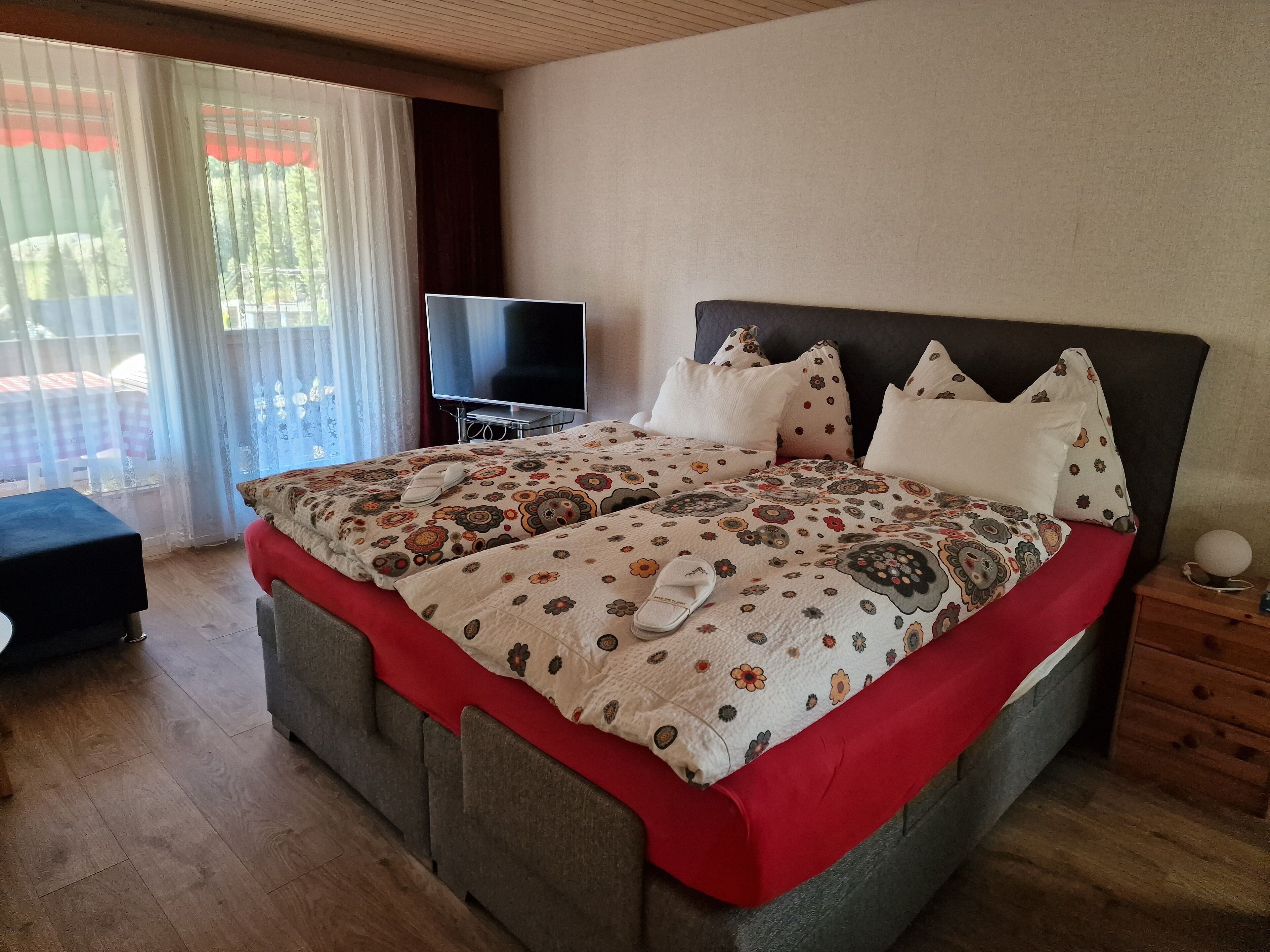 Beatenberg, Grosse, Ruhige 1 Zi-wohnung  Wi-fi/wlan, Balkon, Aussicht - Beatenberg