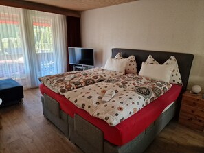 Bügeleisen/Bügelbrett, WLAN, Bettwäsche