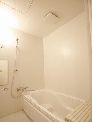 Badewanne und Dusche (separat), Komfortbadewanne