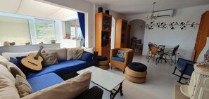 Smart TV, fireplace, video games, DVD player