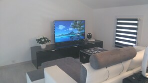 3 Schlafzimmer, Schreibtisch, Bügeleisen/Bügelbrett, Reisekinderbett