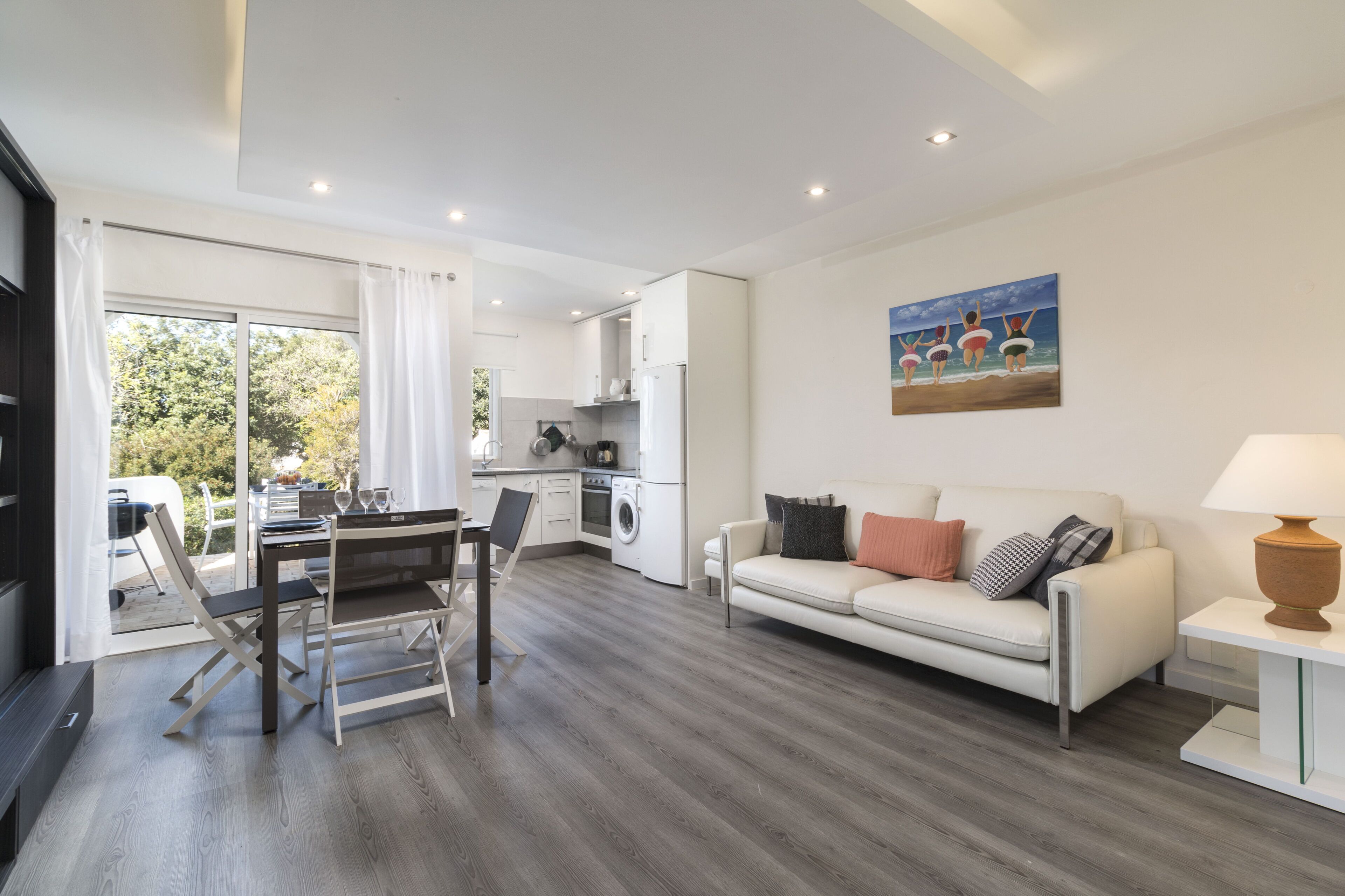 Televisión, libros y estéreo 