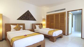 2 Bedrooms Apartment | 2 bedrooms, in-room safe, desk, cribs/infant beds