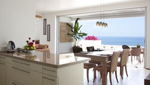 2 Bedrooms Apartment | Spiseområde på rommet