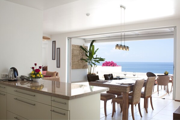 2 Bedrooms Apartment | In-room dining