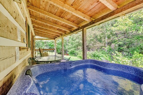 Creekside Bliss! Back Yard Creekside Retreat !!!
