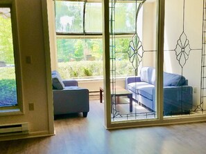 Smart TV, fireplace, video games, DVD player - Huge 14 Acre/5000 Sqft Private Estate Hot Tub Firepit Tennis —LOTS Spaces! (Cresco)