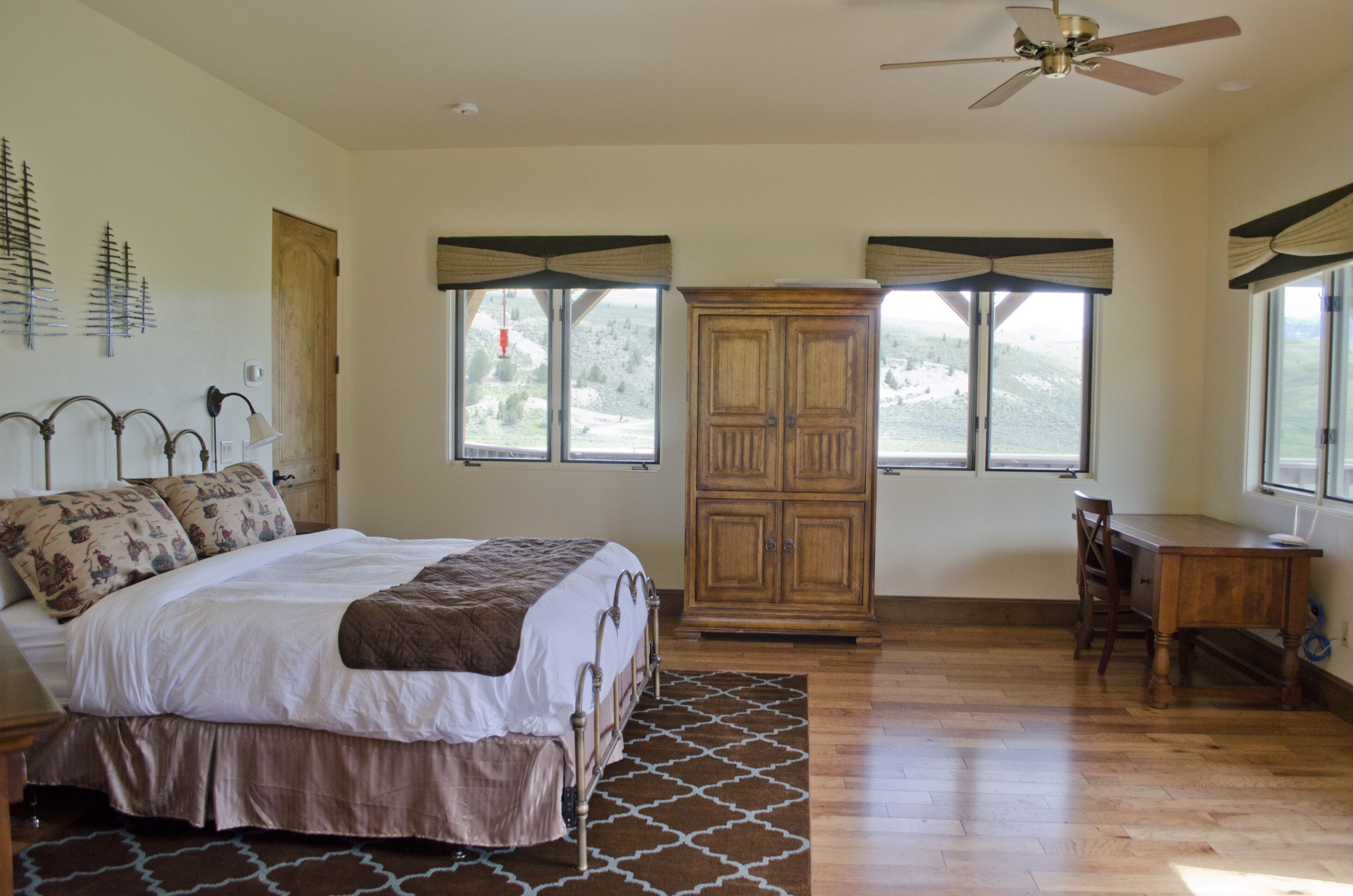 3 Schlafzimmer, Schreibtisch, Bügeleisen/Bügelbrett, kostenloses WLAN