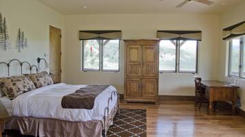 3 Schlafzimmer, Schreibtisch, Bügeleisen/Bügelbrett, kostenloses WLAN