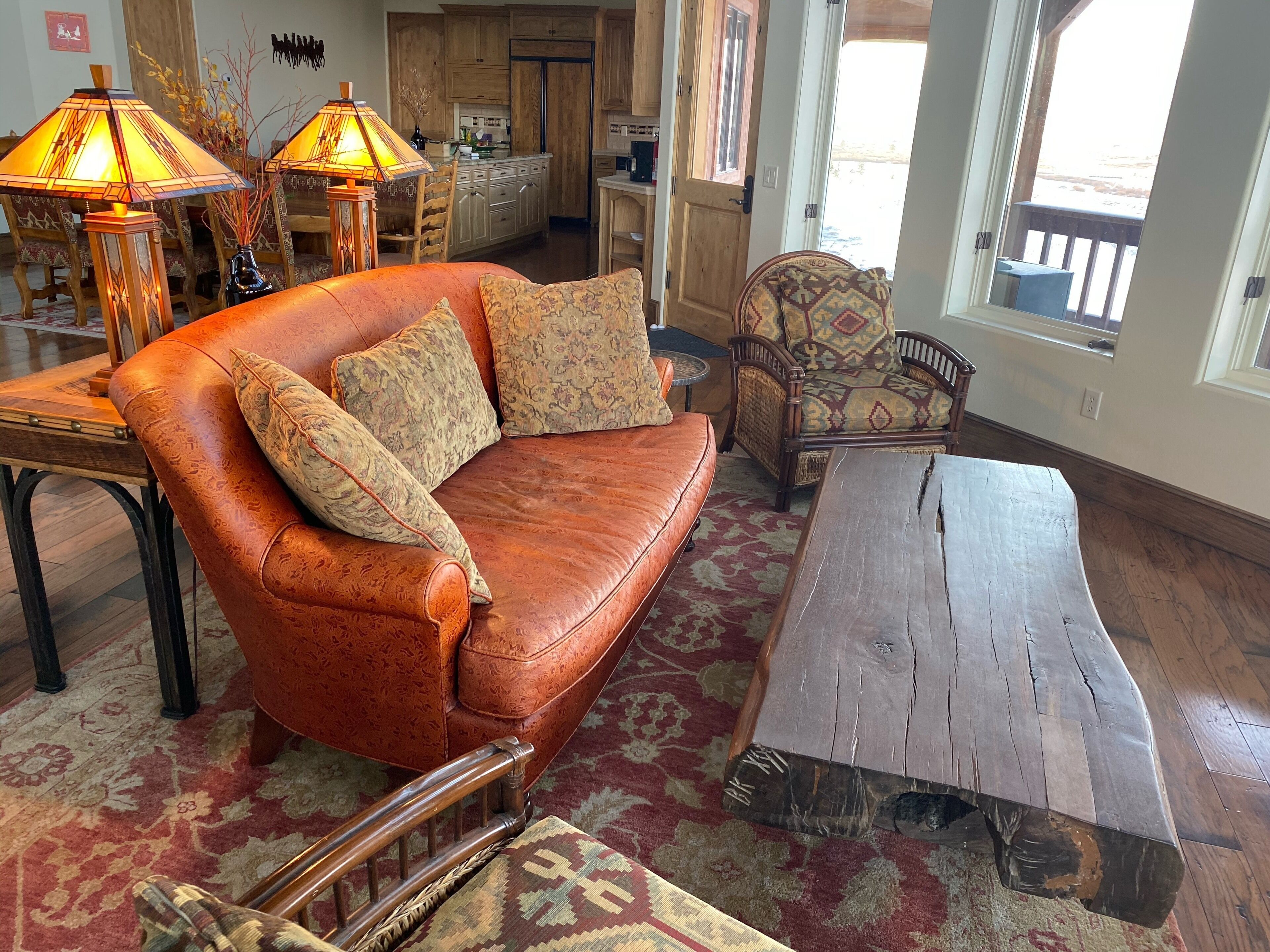 Smart-tv, pejs, stereoanlæg