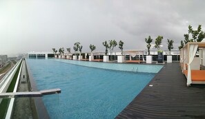 Infinity-Pool