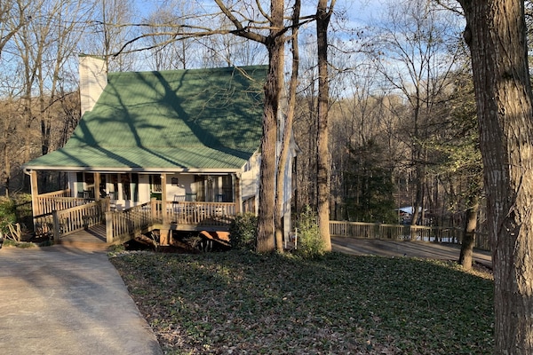 Welcome to TreeTops Lake House...your home away from home.