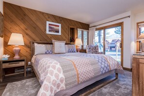 4 室のベッドルーム、アイロン / アイロン台、WiFi (無料)、ベッドシーツ