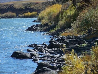 Yellowstone Riverfront Cabin, Sleeps 9, $171-$325/nt, 300 yards to Yellowstone