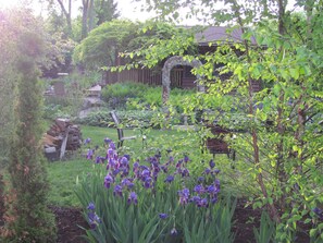 Property grounds - Adorable Cottage New Buffalo, Mi. Near Grand Beach.1 Bedroom, Sleeps 5 (New Buffalo)