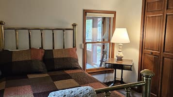 1 Schlafzimmer, Schreibtisch, BĂŒgeleisen/BĂŒgelbrett, Reisekinderbett