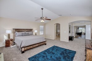 5 bedrooms, iron/ironing board, free WiFi, bed sheets