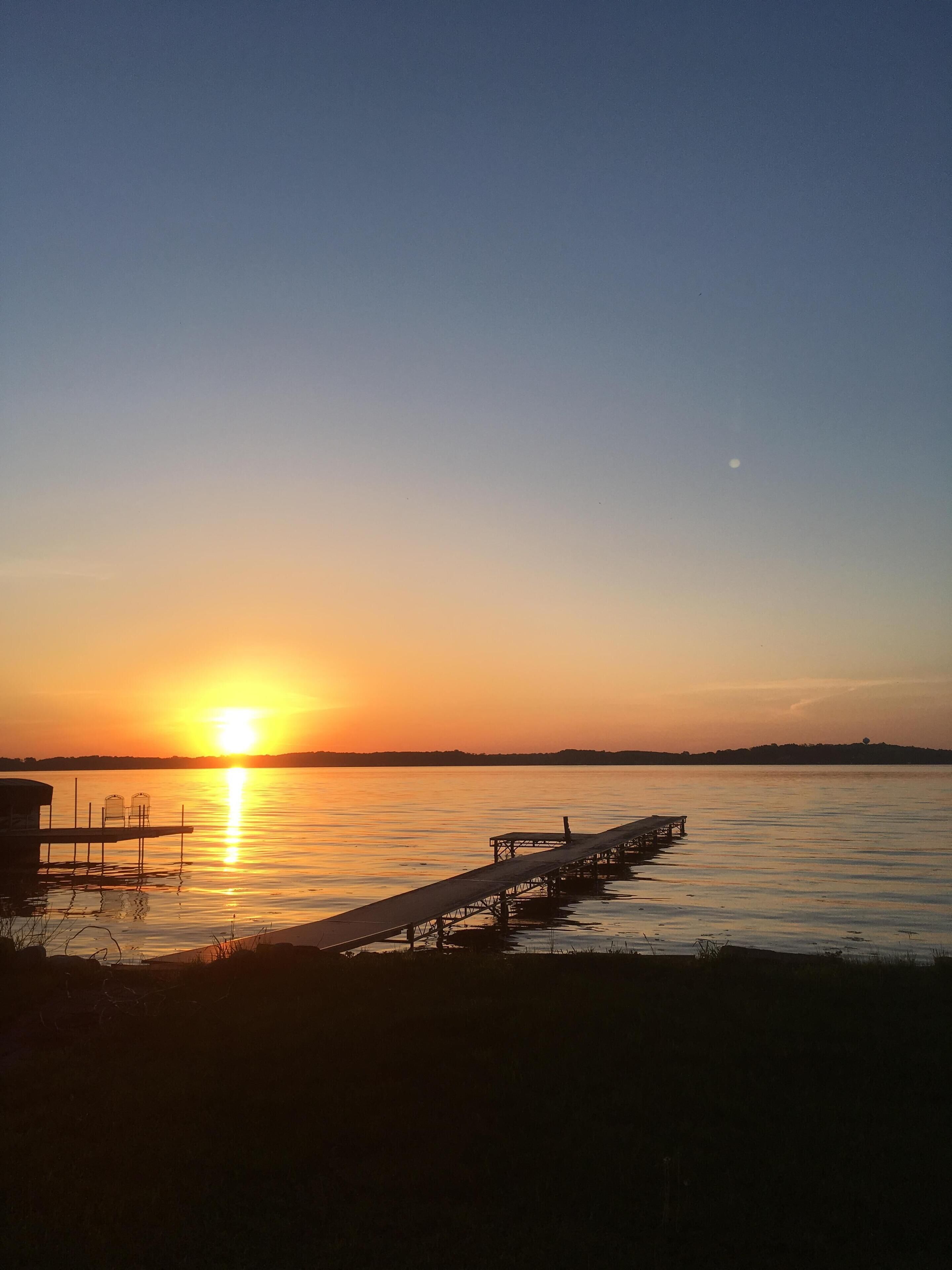 Vacation Home on Lake Waubesa - Close to Madison yet peaceful
