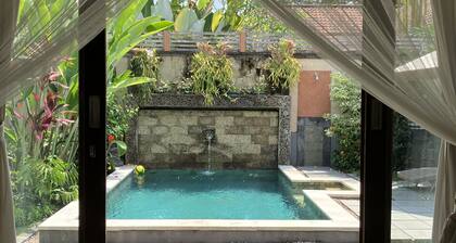 Beautiful, Peaceful Villa/Excellent Location/Wonderful Balinese Staff