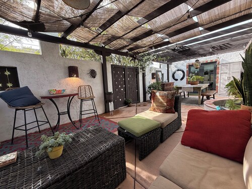 Jenny's Casita, privater Bungalow im spanischen Stil mit Klimaanlage und Parkplatz