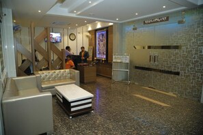 Lobby - Hotel The Mansion (Mathura)
